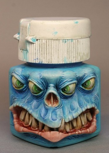Retour - Monstropot sculpté par Grégory  Laden et peint par Fix